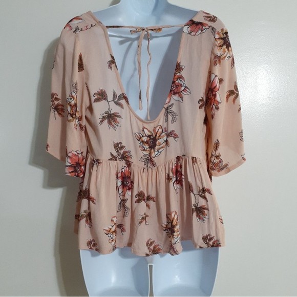 LF Seek the Label Coral Floral Babydoll Boho Cut Out Top Medium NWT - Picture 6 of 8